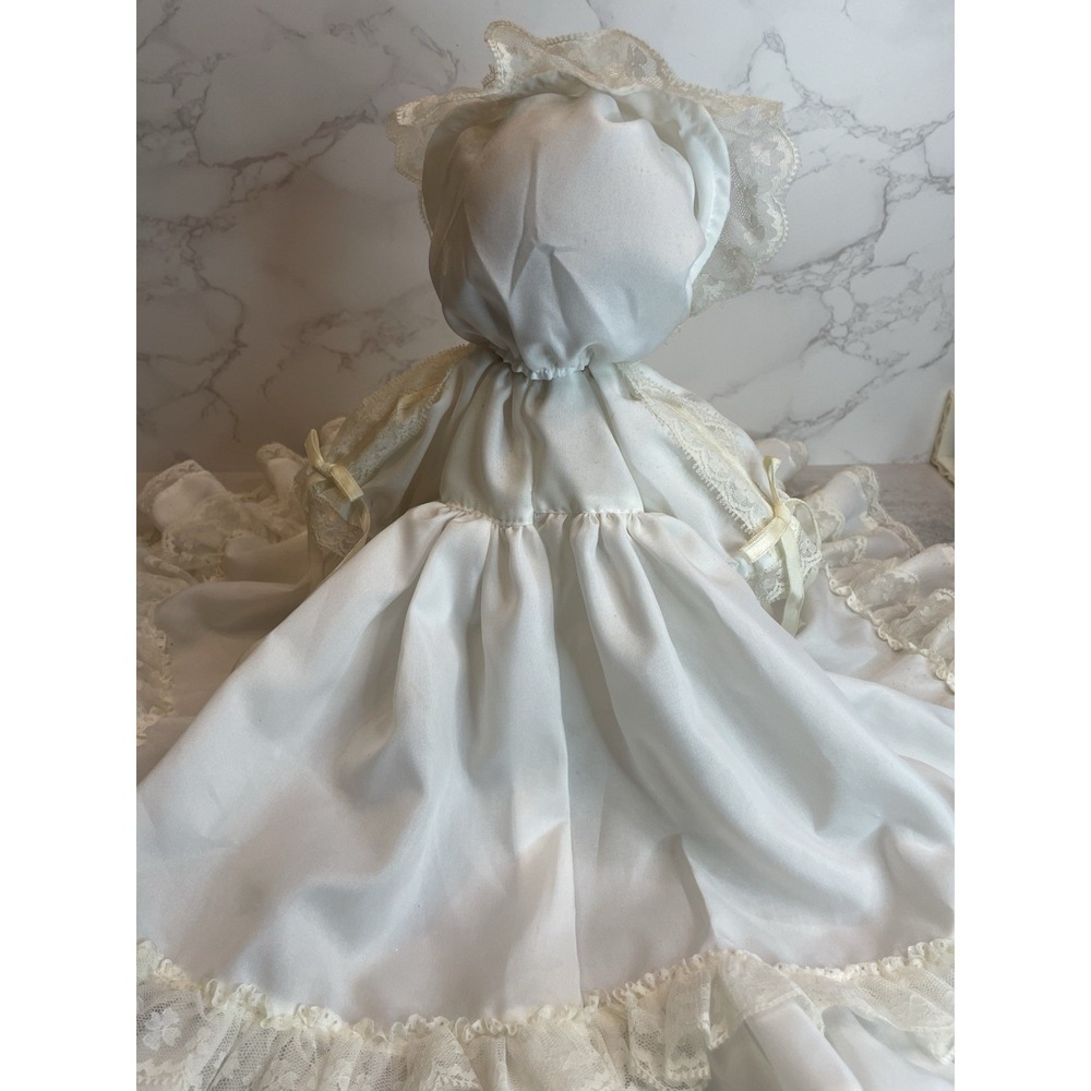 Vintage  Porcelain Doll In A Christening  Dress And Bonnet 10" - Picture 11 of 13